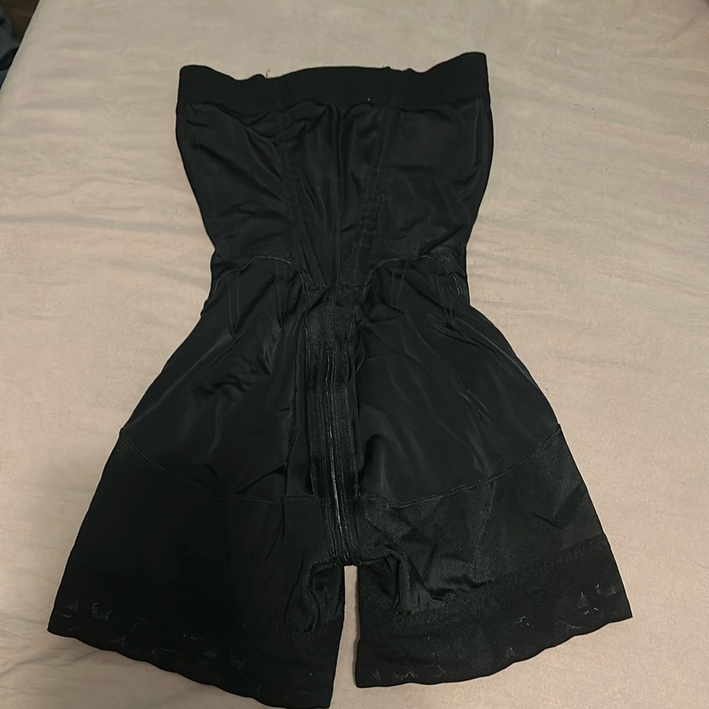 Black and Gray Strapless Shapewear with Firm Control - Picture 6 of 8